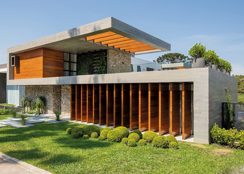 Pergolado de Madeira na Frente da Casa