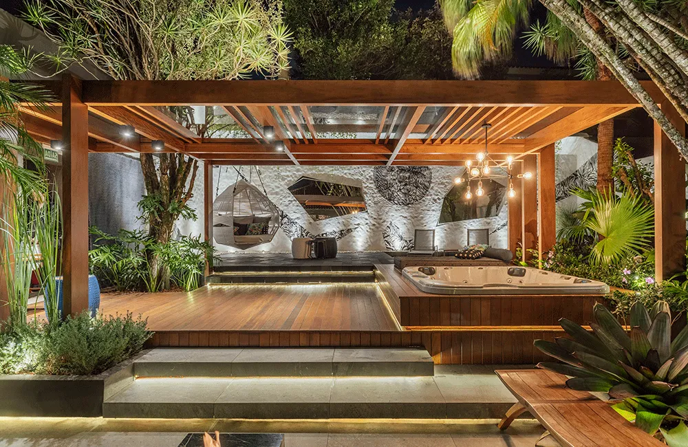 pergolado de madeira no jardim