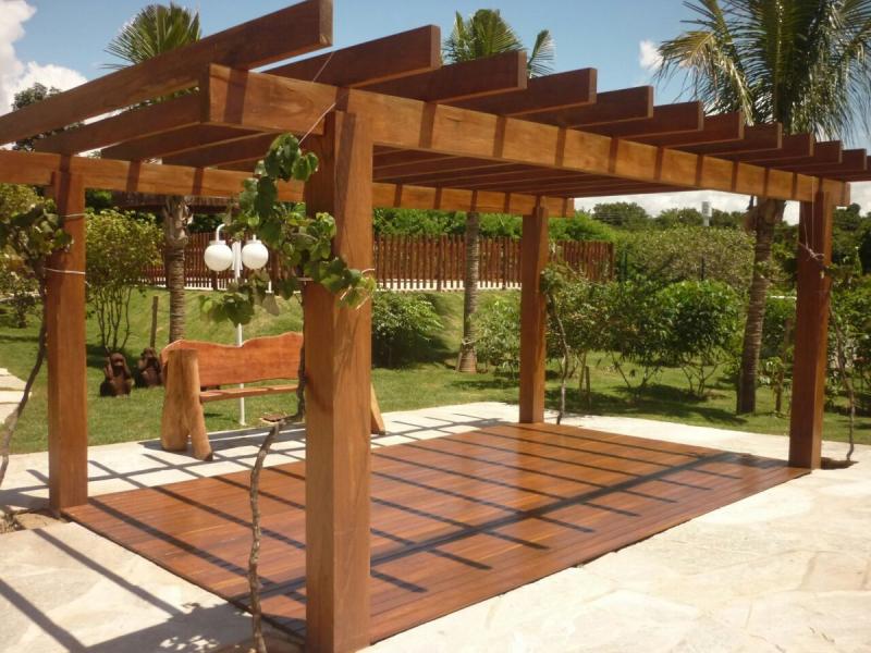 pergolado com madeira garapeira