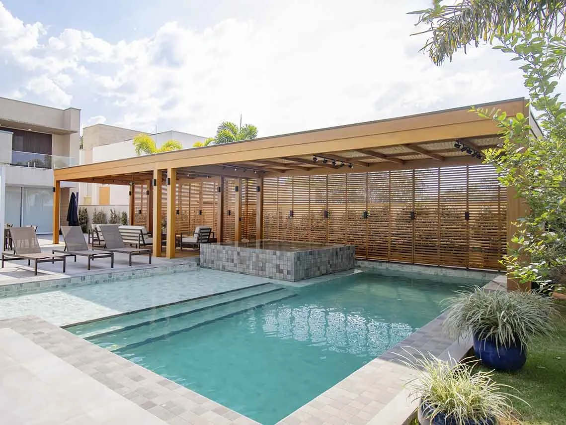 pergolado de madeira