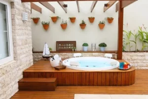 jacuzzi com pergolado