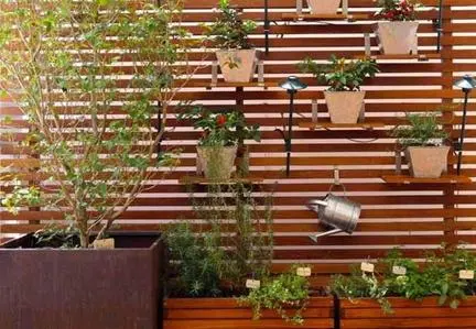 jardim vertical de madeira