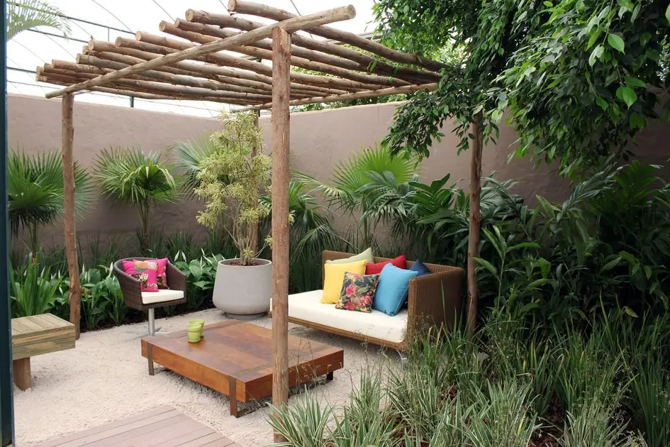 pergolado de madeira de eucalipto